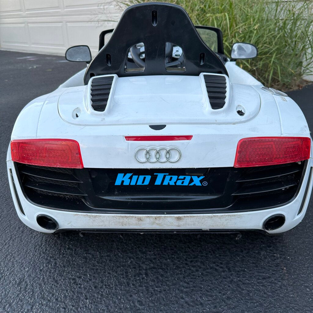 Kid Tracx Electric Ride On Car - Audi R8 GT Spyder AS-IS