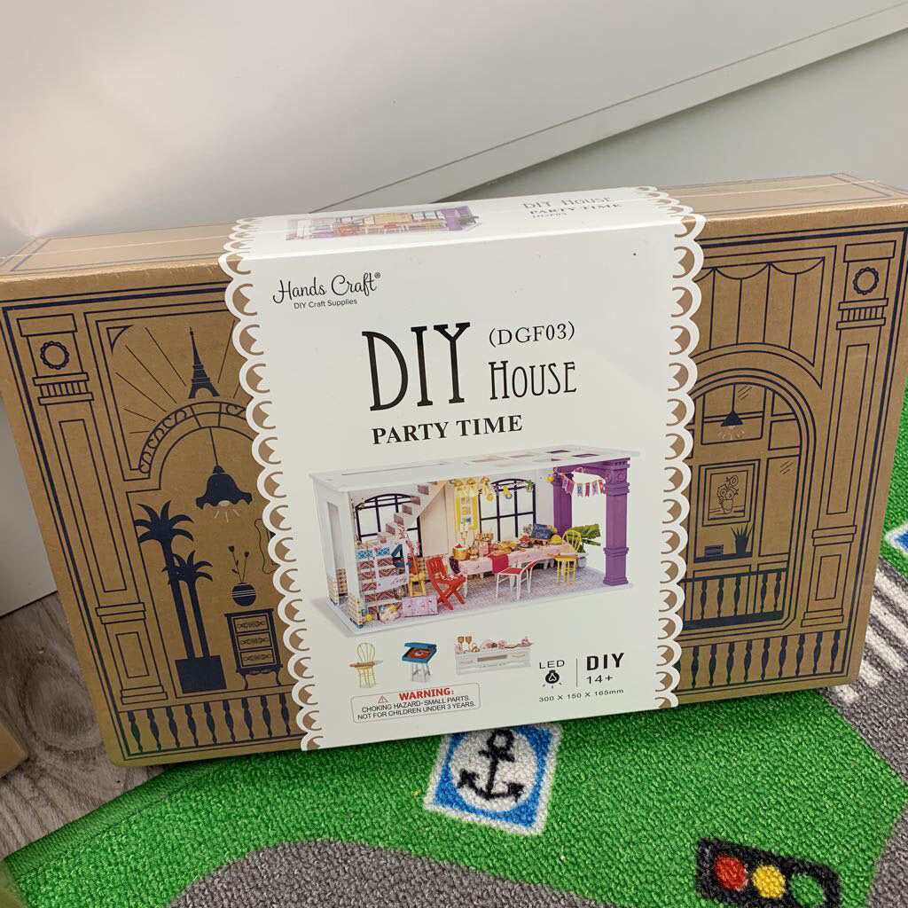 DIY House - Party Time