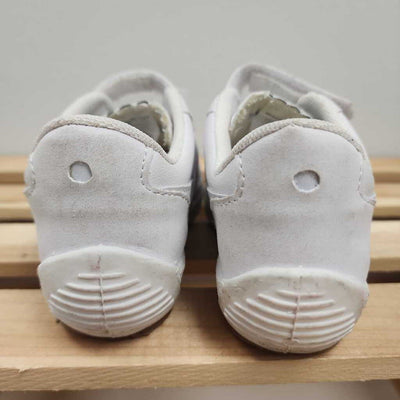 9: Panam White Velcro Sneakers