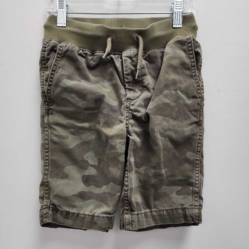 6-7: Gap Kids green camo shorts