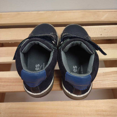 8: Arties dark blue leather sneakers