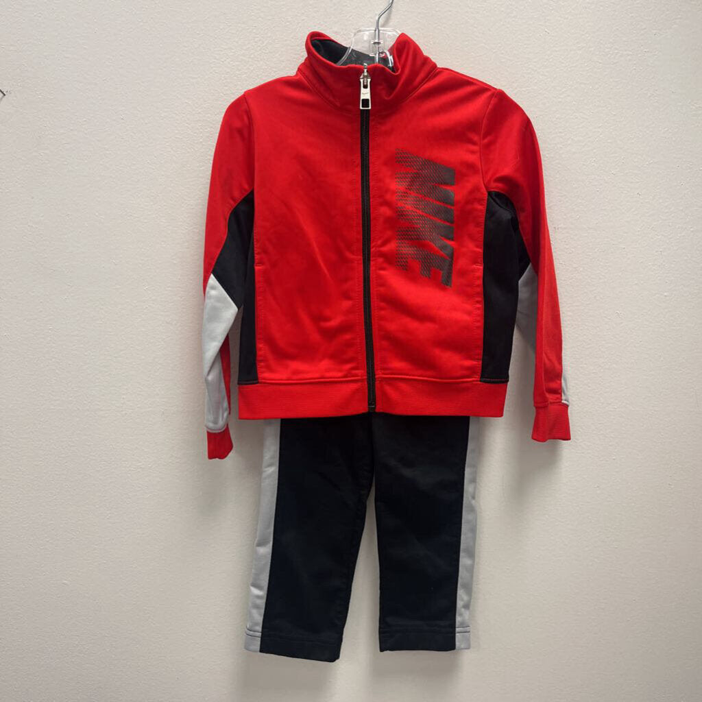 2T: Nike Tracksuit