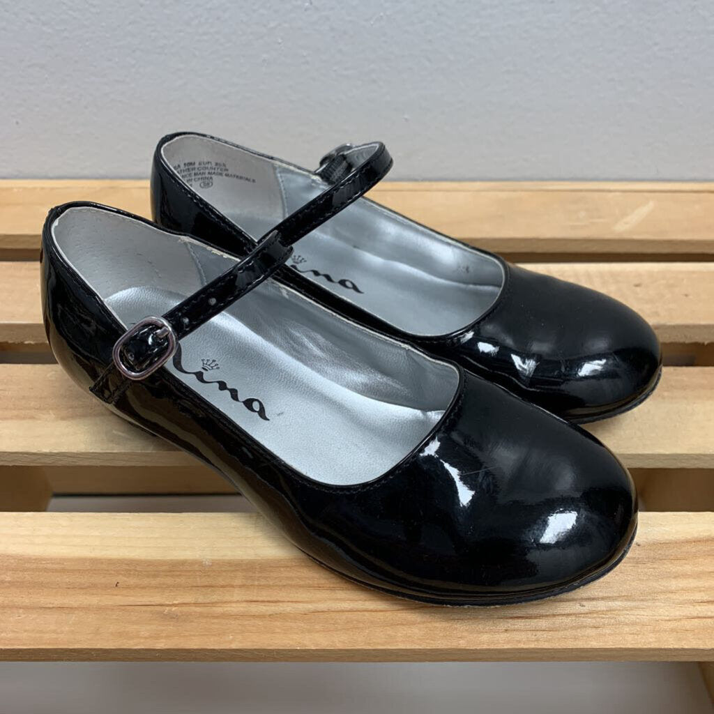 10: Nina patent leather shoes