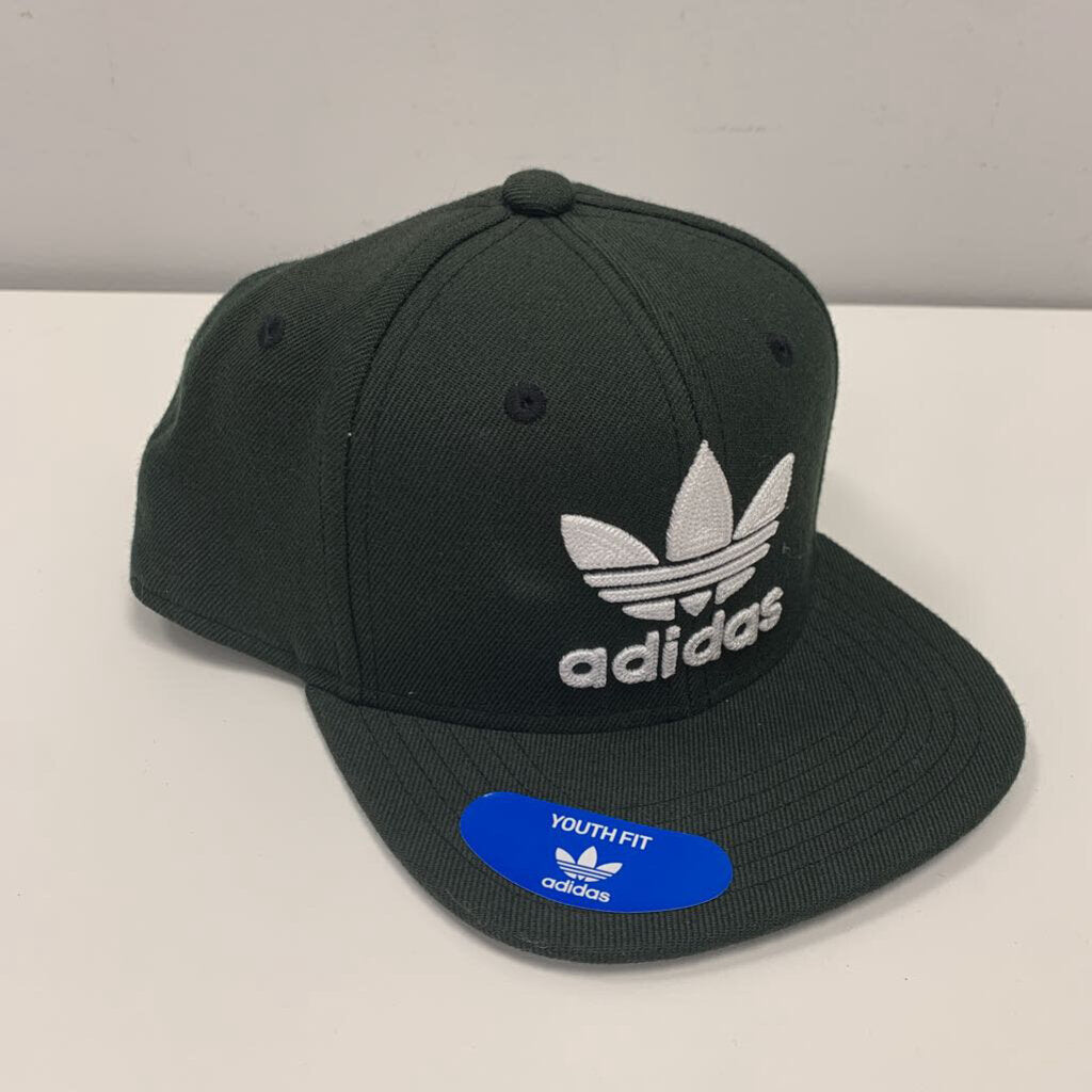 YOUTH: Adidas baseball cap NWT