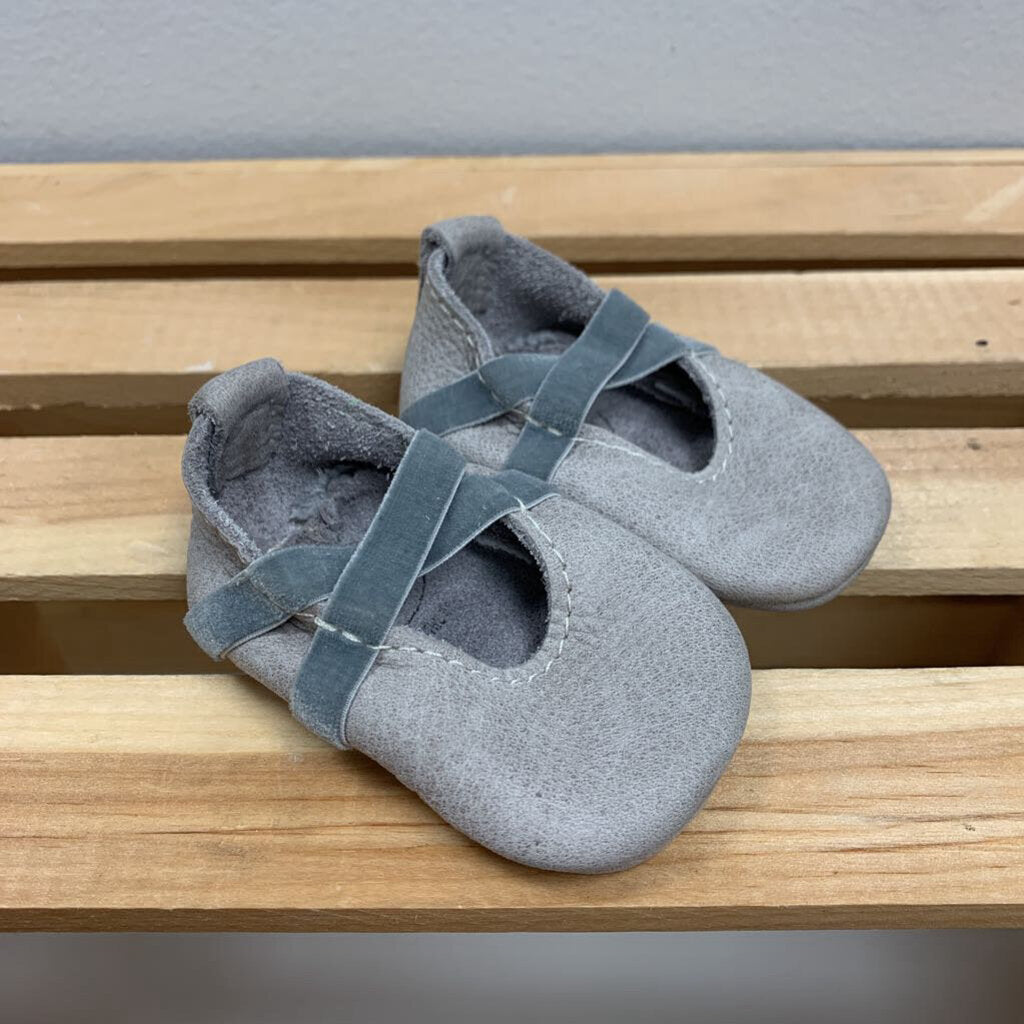 0: Freshly Picked crib shoes