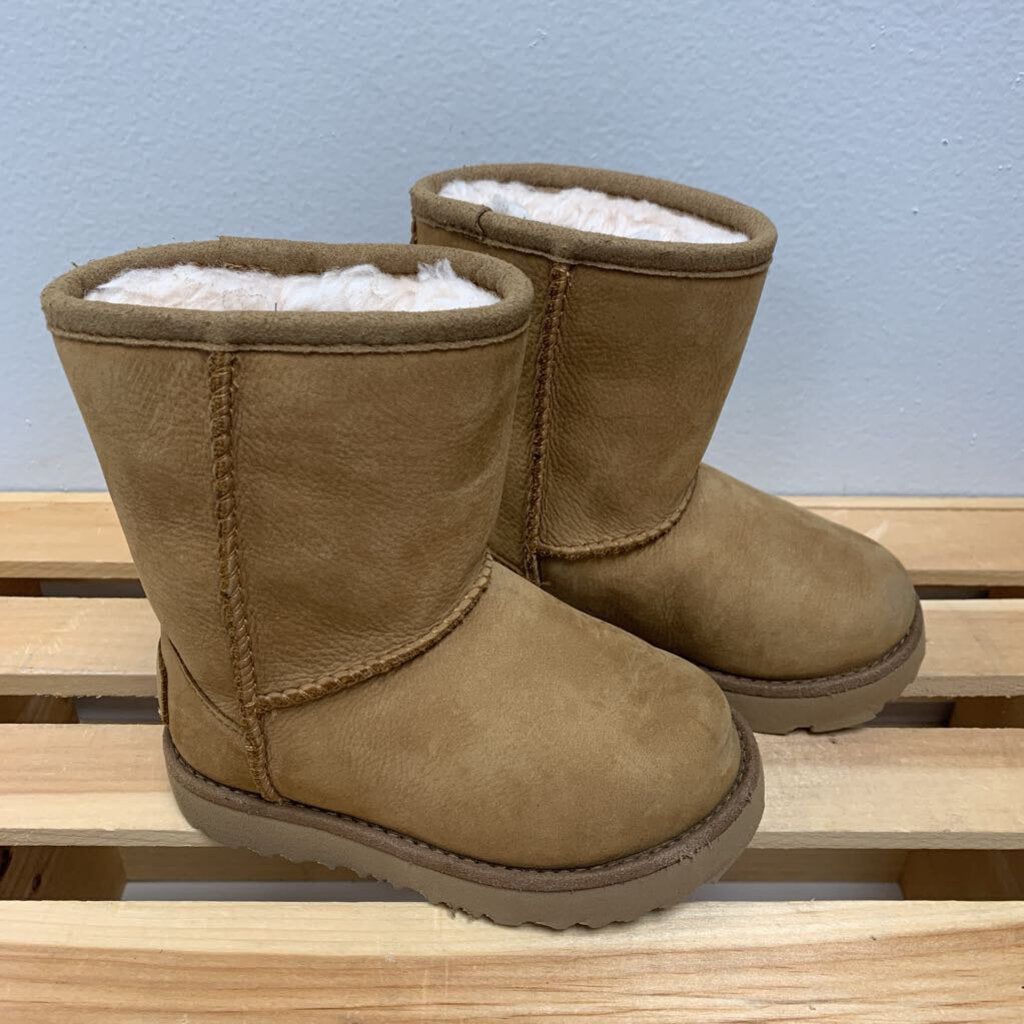 7: Ugg Toddlers' Classic II Boot - Chestnut