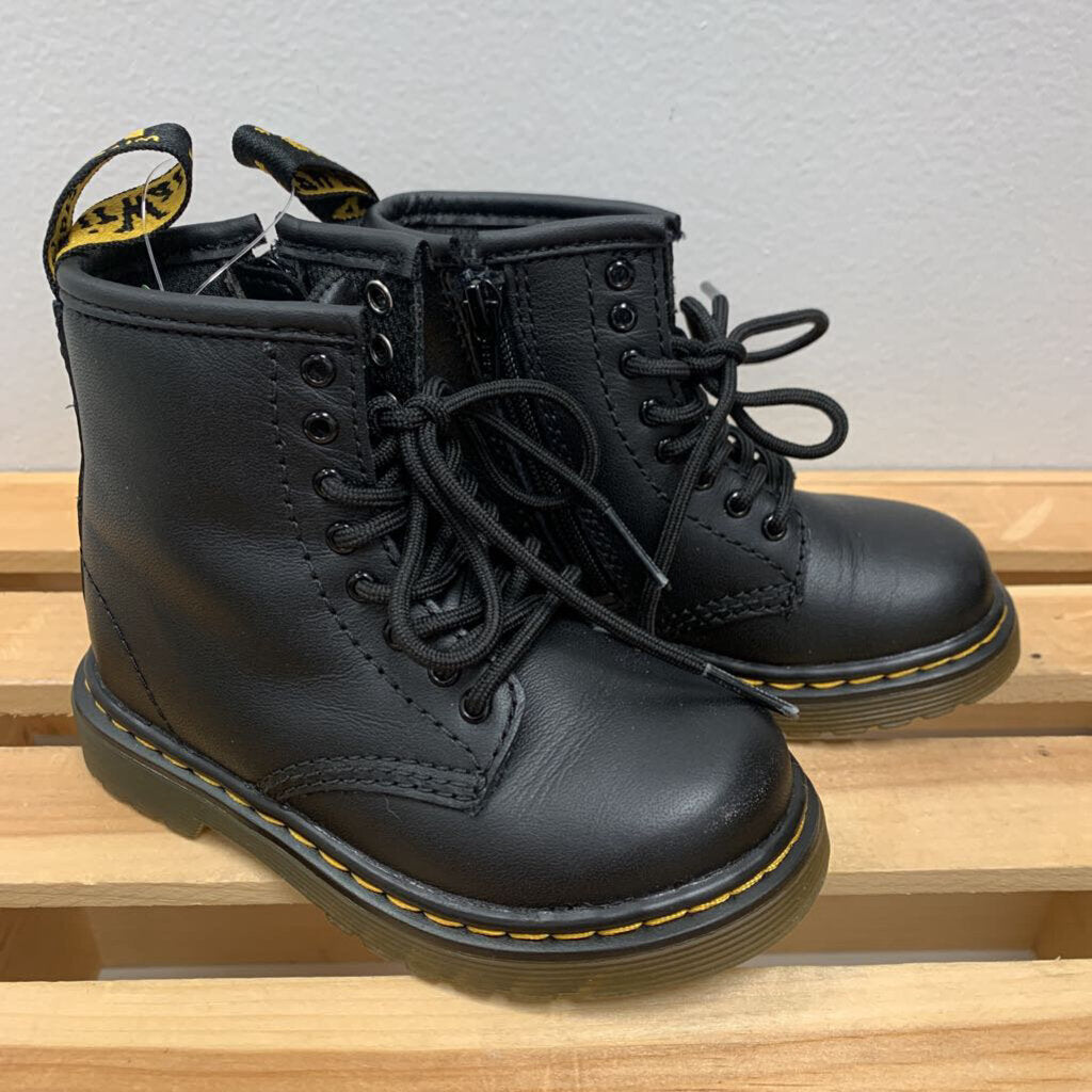 7: Dr. Marten's SOFTY LEATHER LACE UP BOOTS