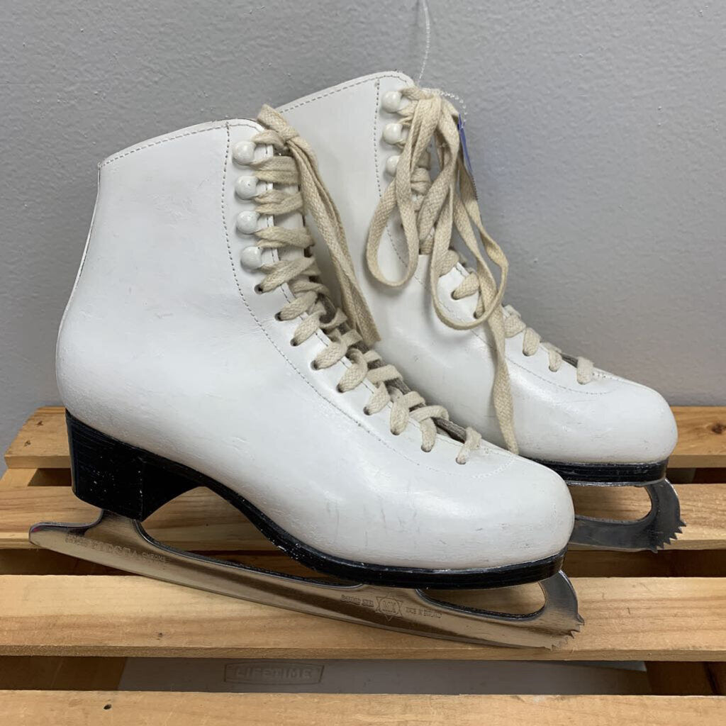 2Y: Fiesta Ice Skates