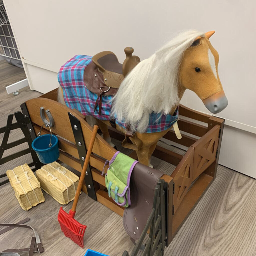 American Girl Horse + Rising Star Stable Set