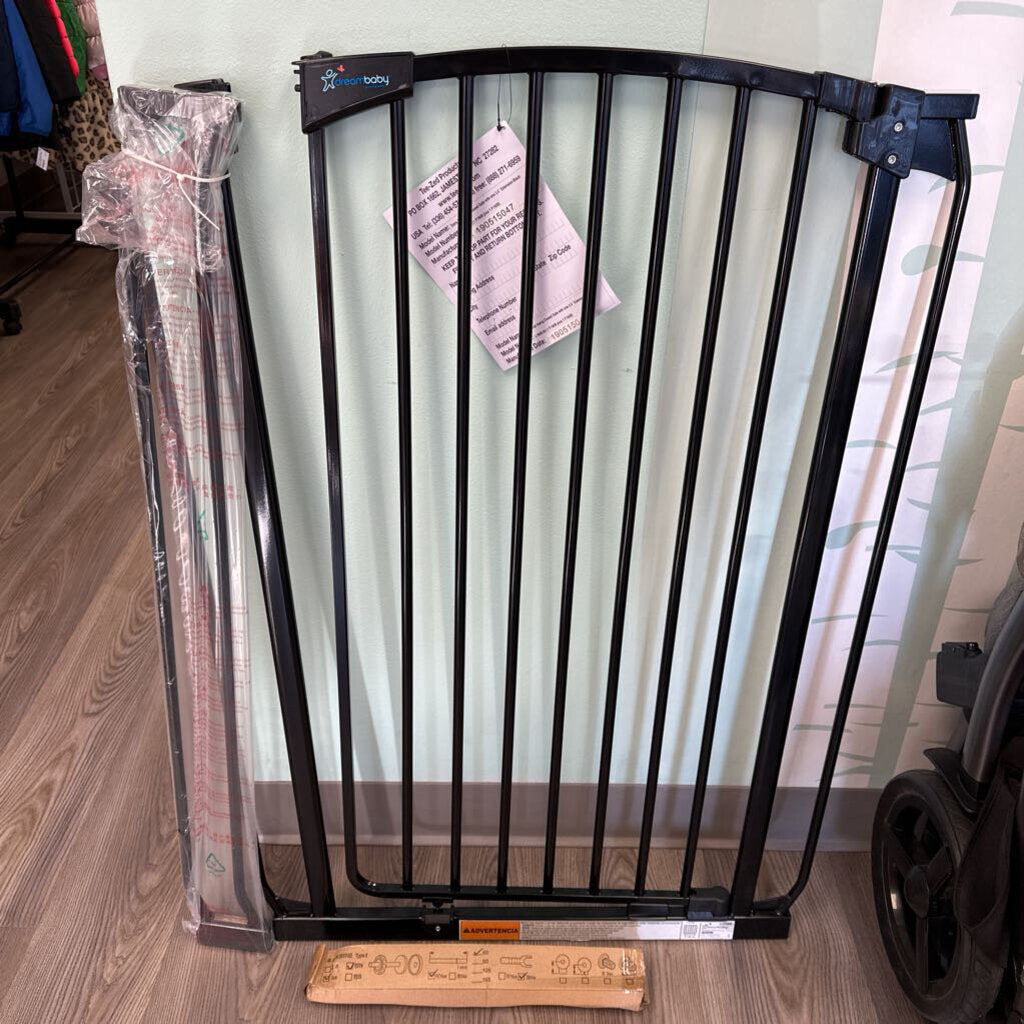 Dreambaby Chelsea Extra Tall Auto Close Metal Baby Gate + one 3.5" Extension (NEW)