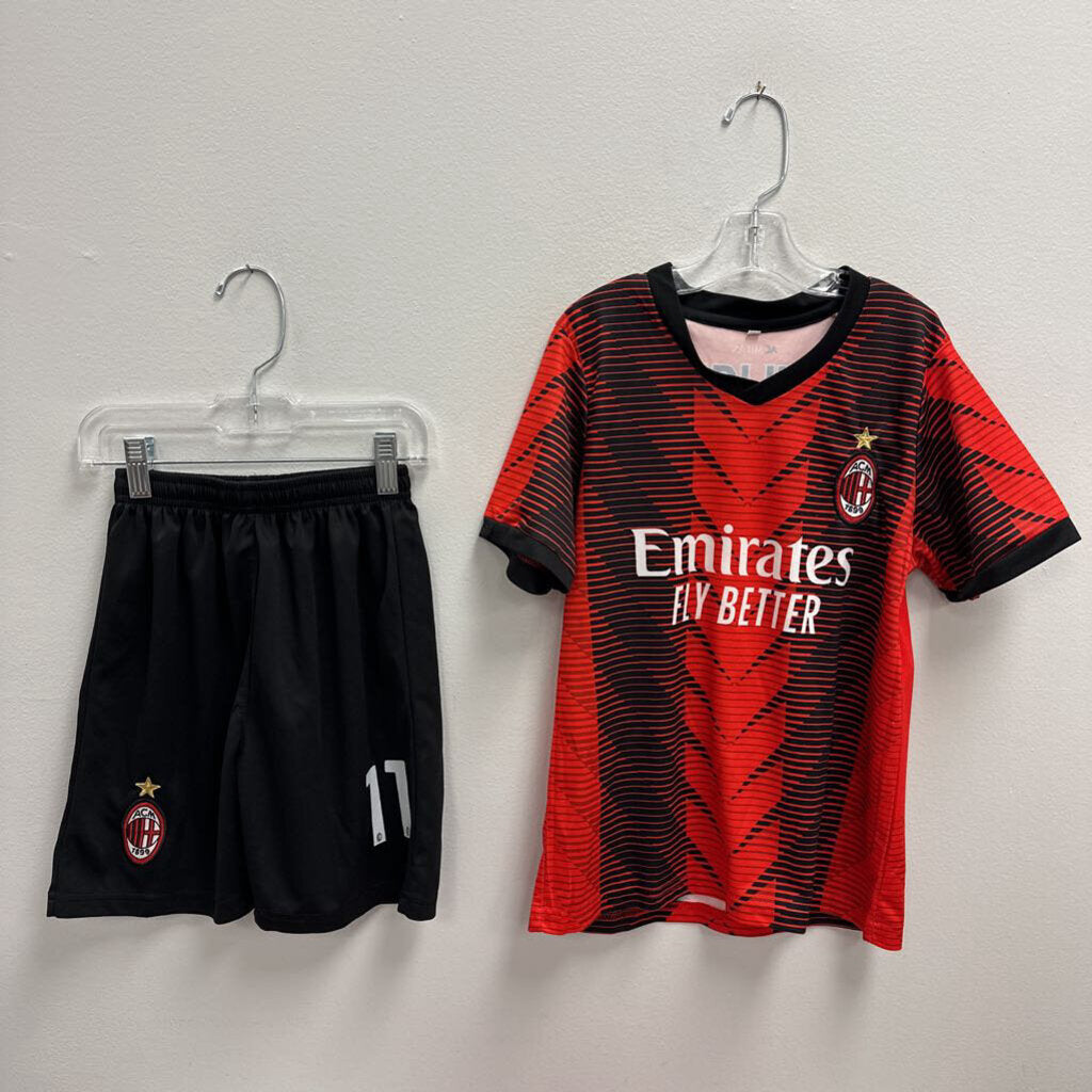 8-9: Emirates Pulisic Jersey + Shorts