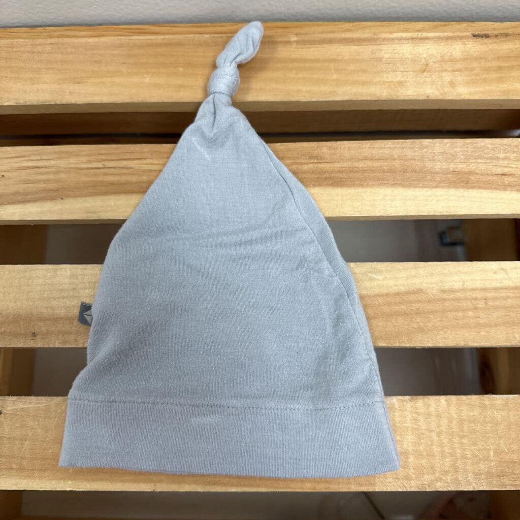 NB: Kyte knotted hat