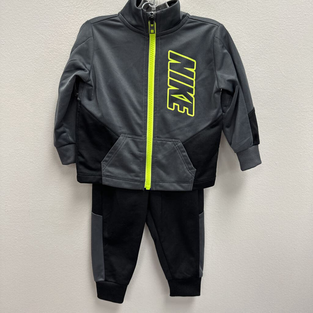 12M: Nike 2pc tracksuit