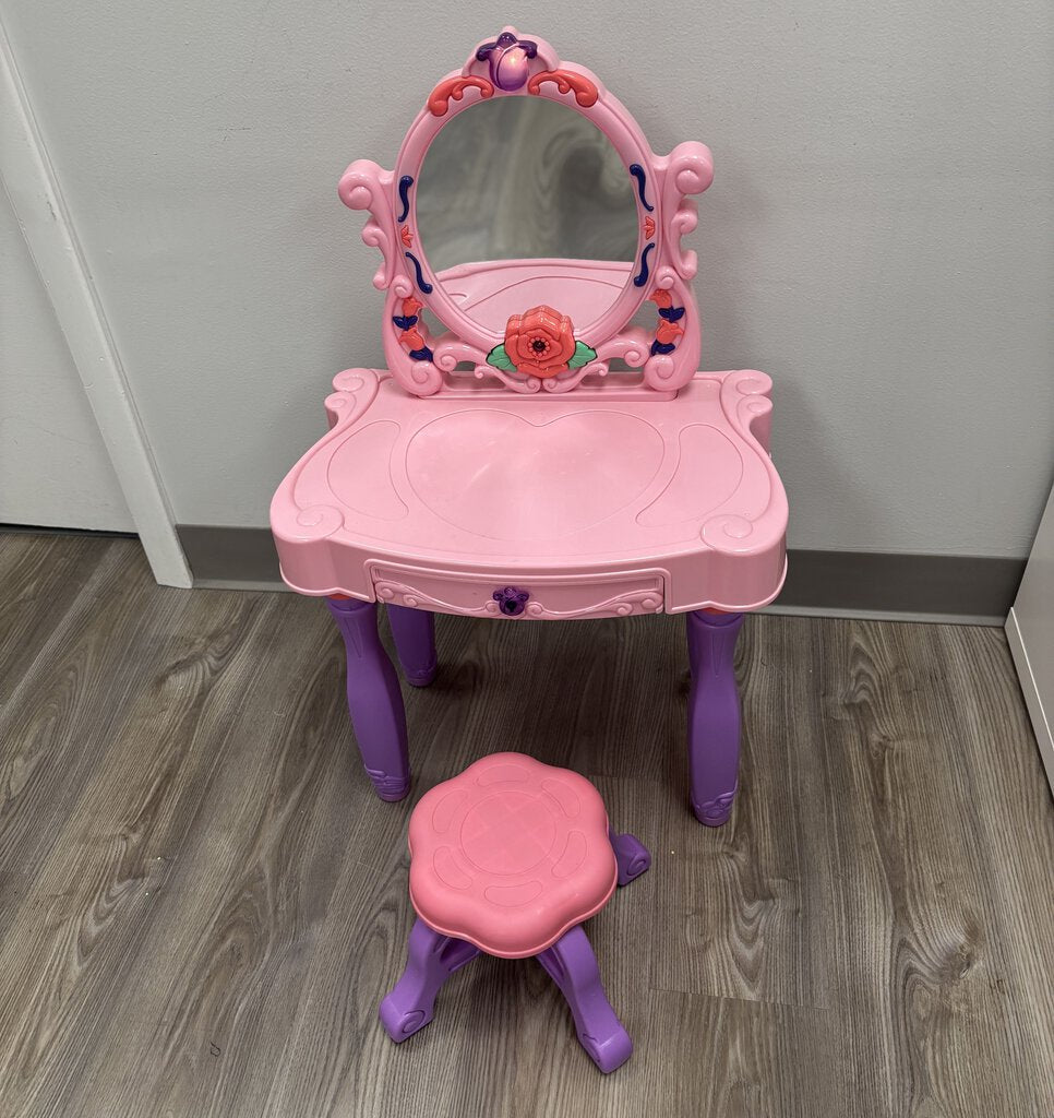 Princess Light Up Vanity w/ accessories as shown