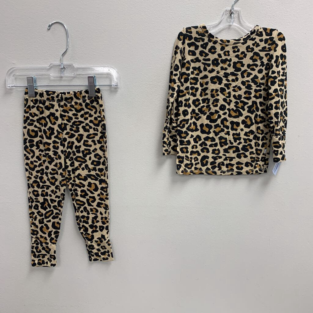 2T: animal print pajama set