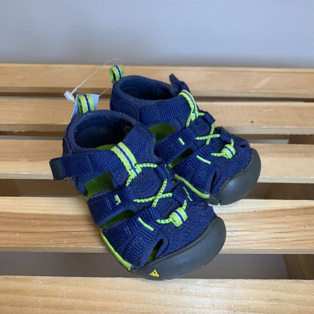 4: Hiking Sandals