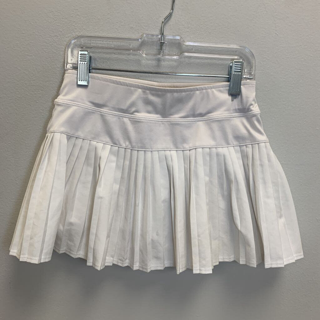 8-9: Tennis Skirt