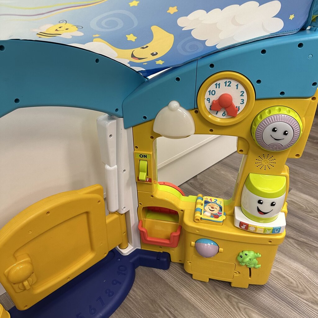 Laugh & Learn Smart Learning Home Playhouse