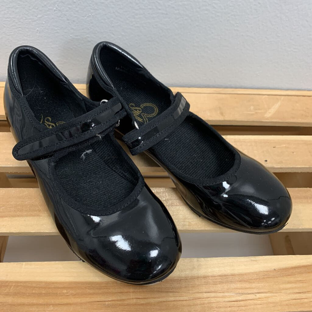 2Y: Tap Shoes w/ Velcro Closure
