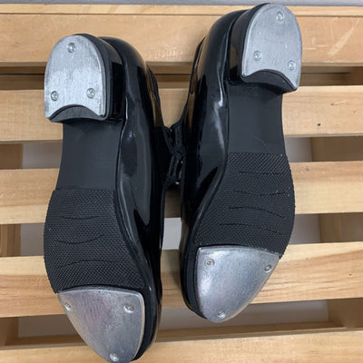 2Y: Tap Shoes w/ Velcro Closure