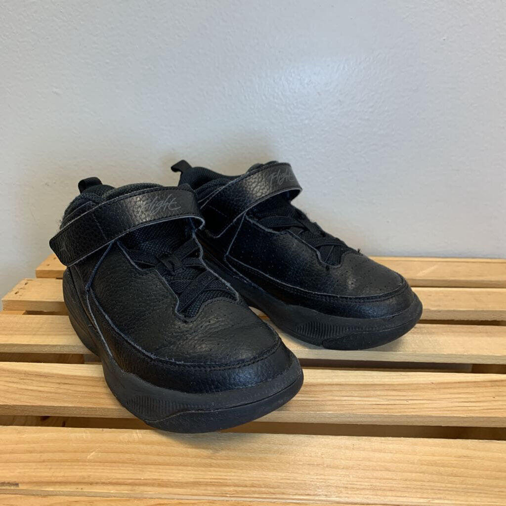 13: Max Aura 5 Basketball Shoes (AS-IS toe rubber)