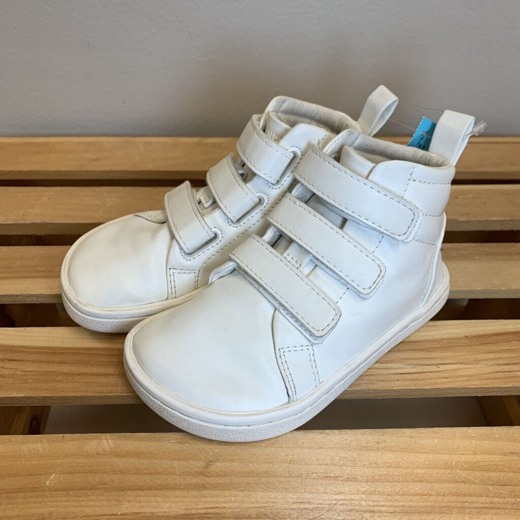 9: High Rise Luxe Barefoot Sneakers