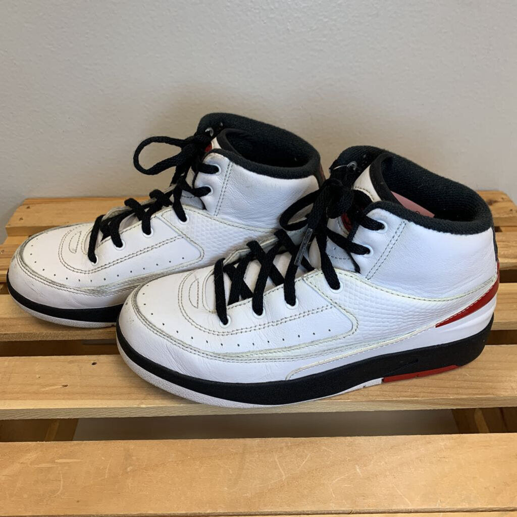 2.5Y: Air Jordan 3 Retro Sneakers AS IS