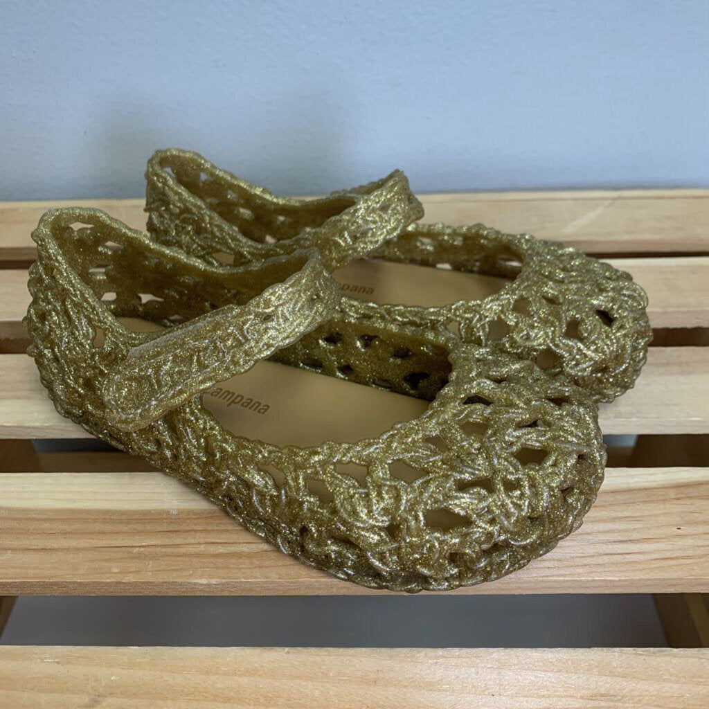 12: Campana Jelly Sandals