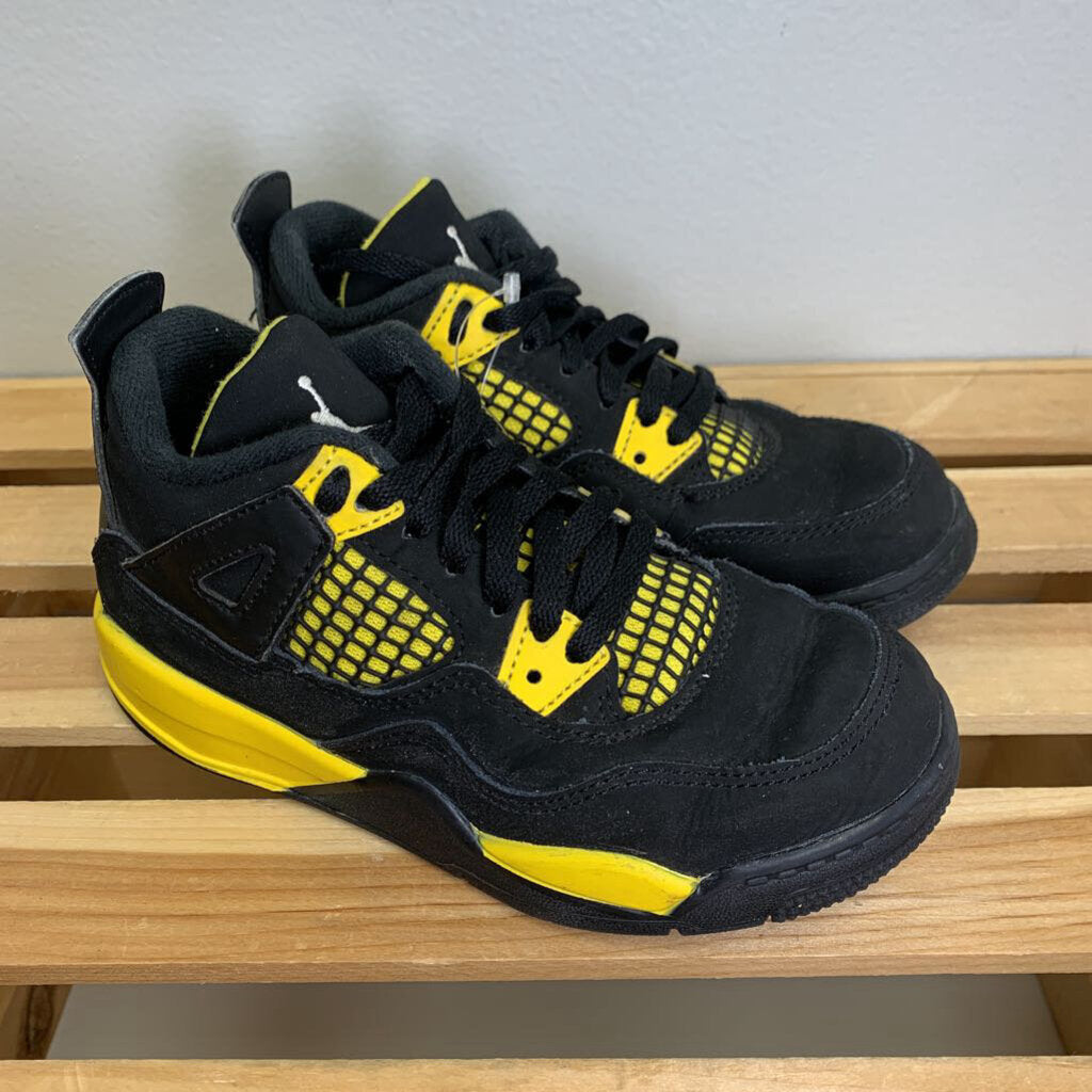 12: 4 Retro Thunder Sneakers