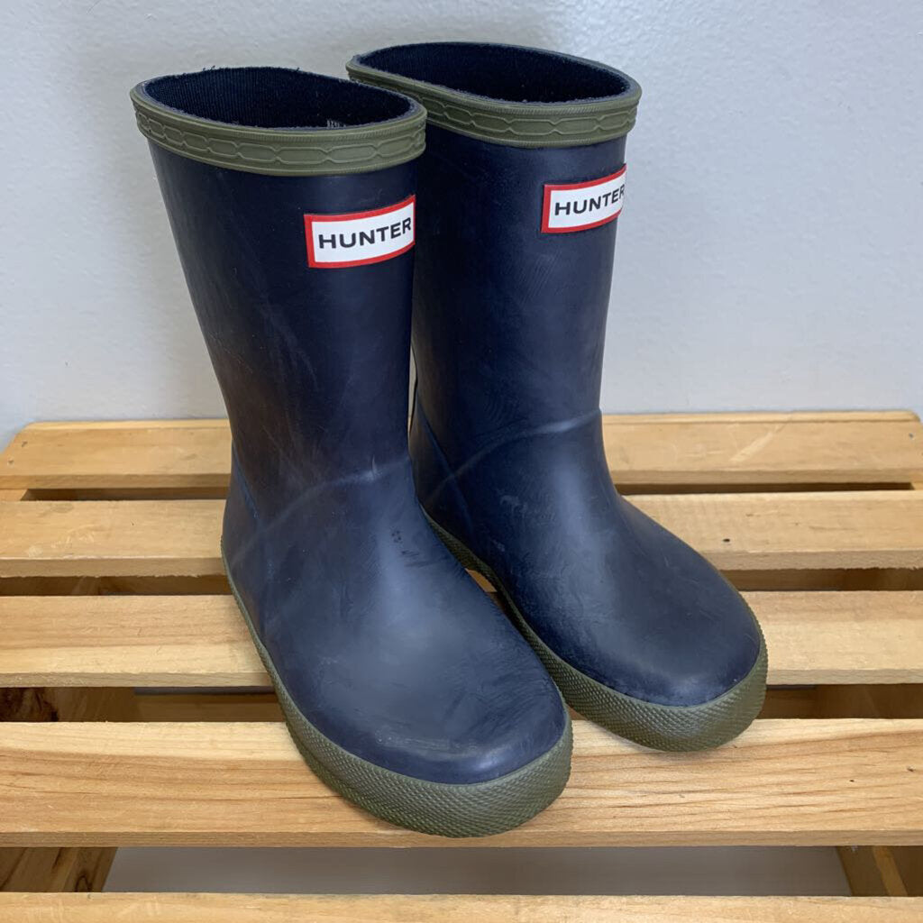 9/10: Rain Boots (AS-IS)