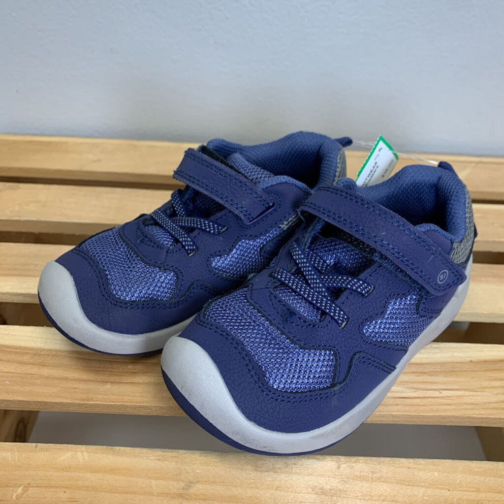8.5W: Winslow Washable Sneakers
