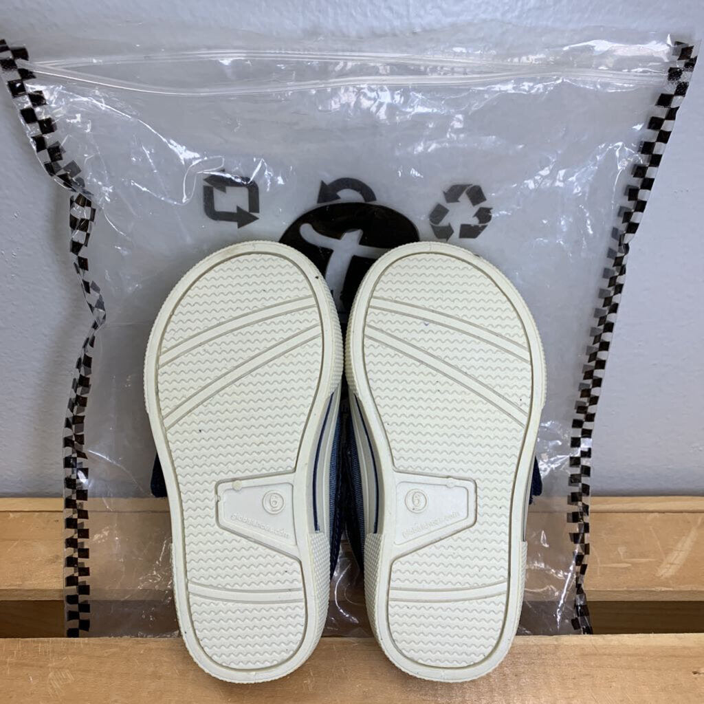 6: Tombik Boat Shoes NWT