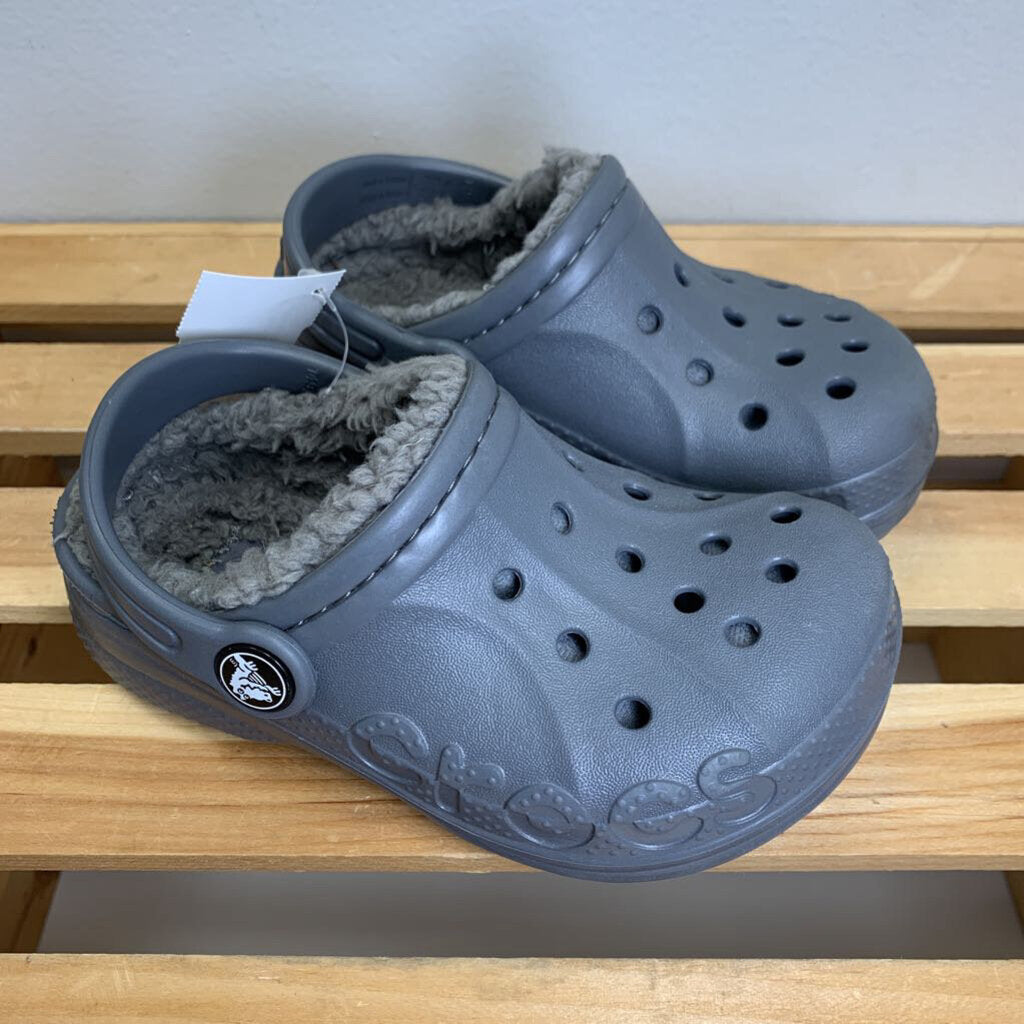 9: Classic Lined Clog