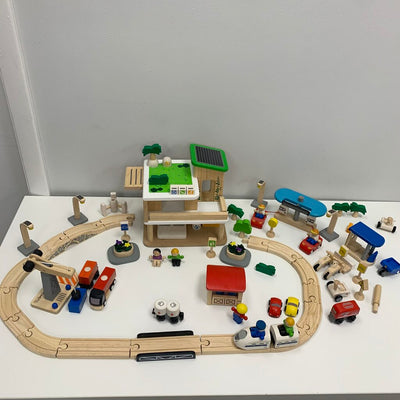 Eco Town w/ pieces as shown