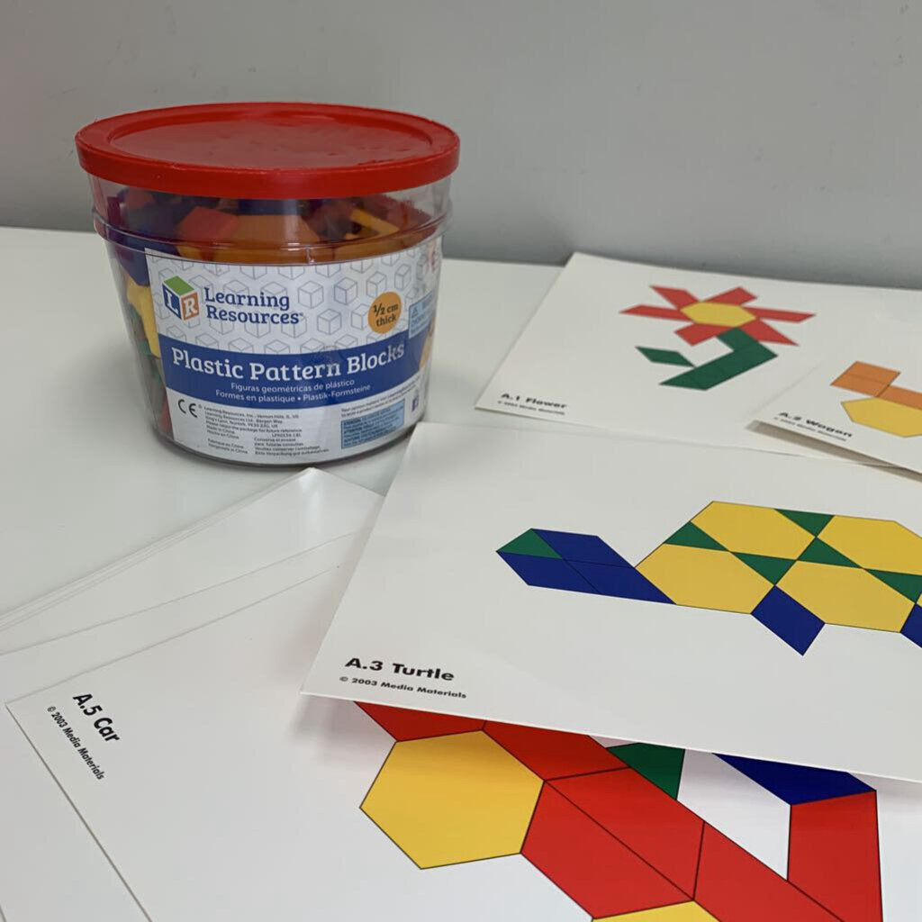 Plastic Pattern Blocks (250 pc) and Pattern Cards