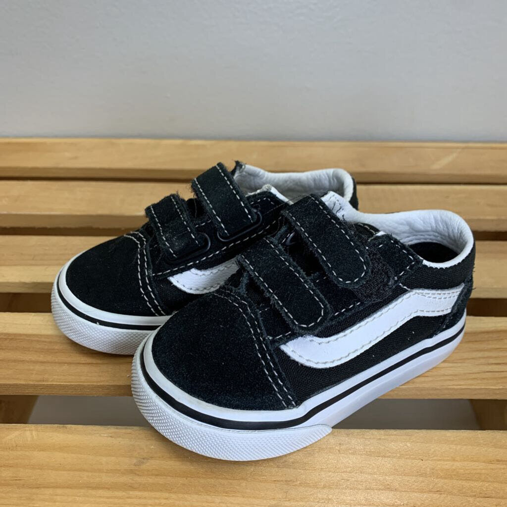 5: Old Skool V Sneakers