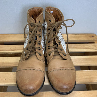 4Y: Thundr-C Crocheted Boots (Womens Size 5.5)