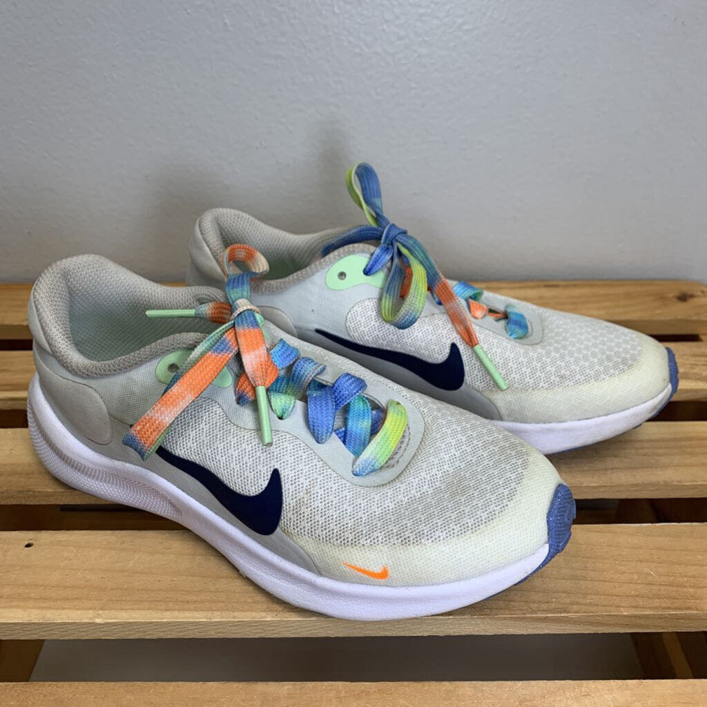1: Revolution 7 Next Nature SE Sneakers
