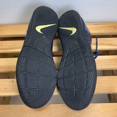 4: Mercurial Vapor 13 Academy Indoor Soccer Shoes