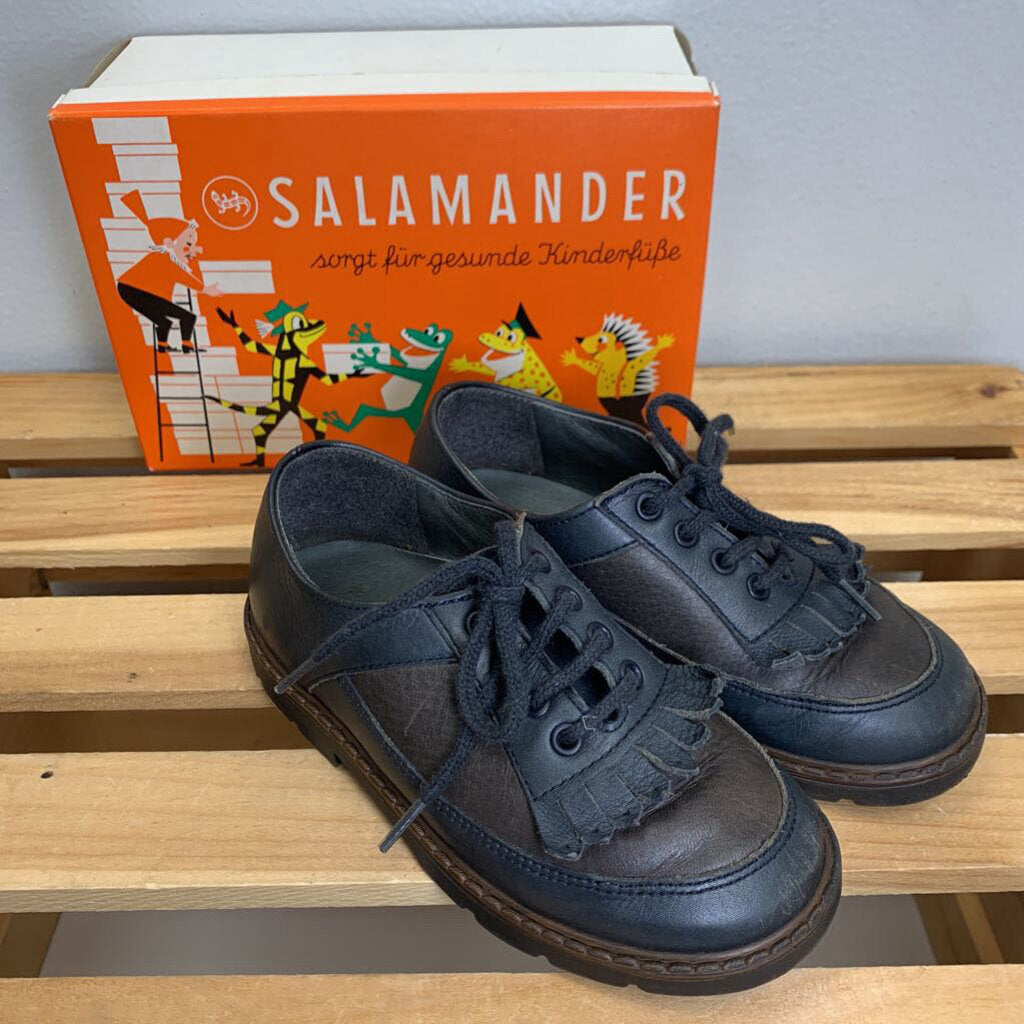 8.5W: Vintage German Leather Loafers