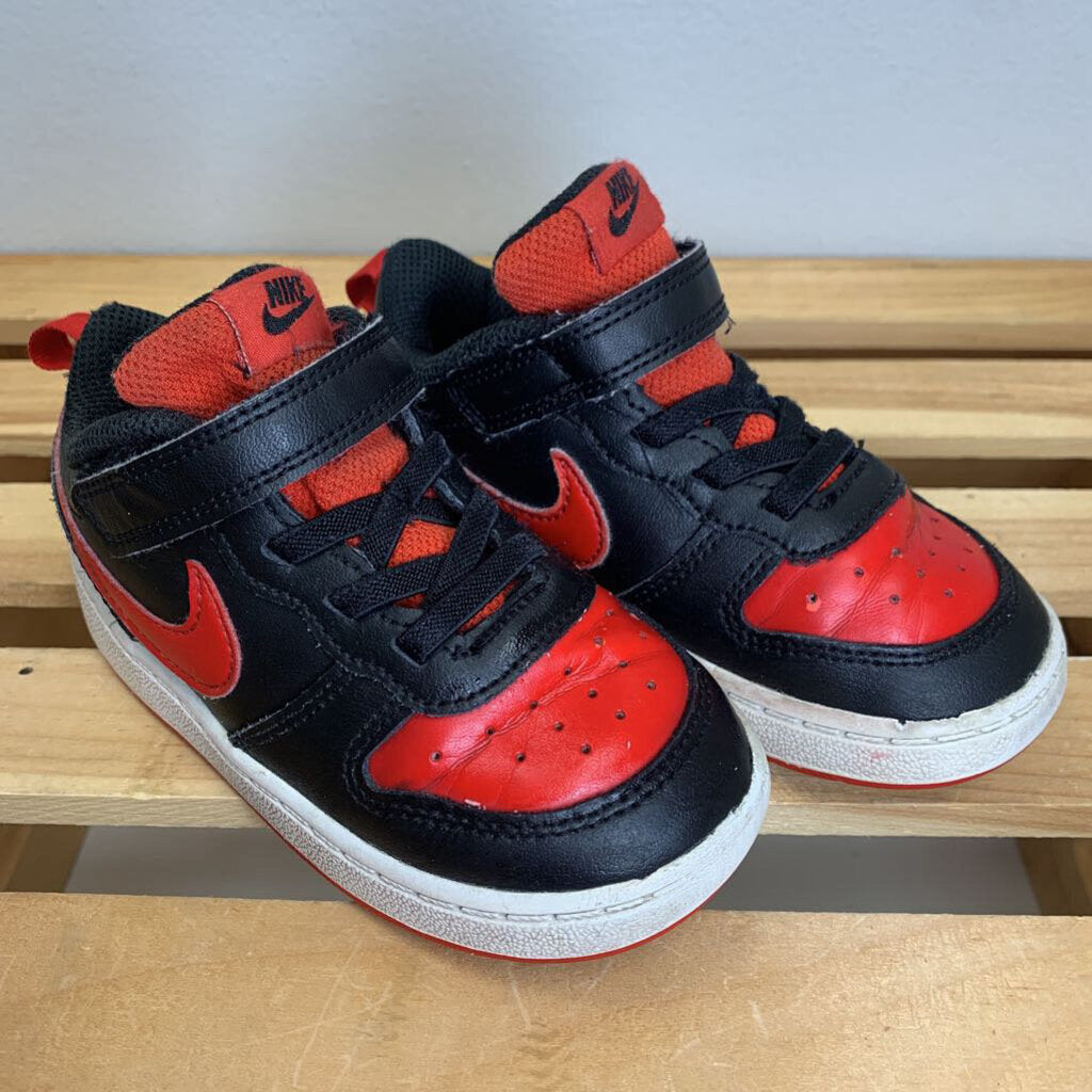 8: Court Borough Low 2 Sneakers AS IS