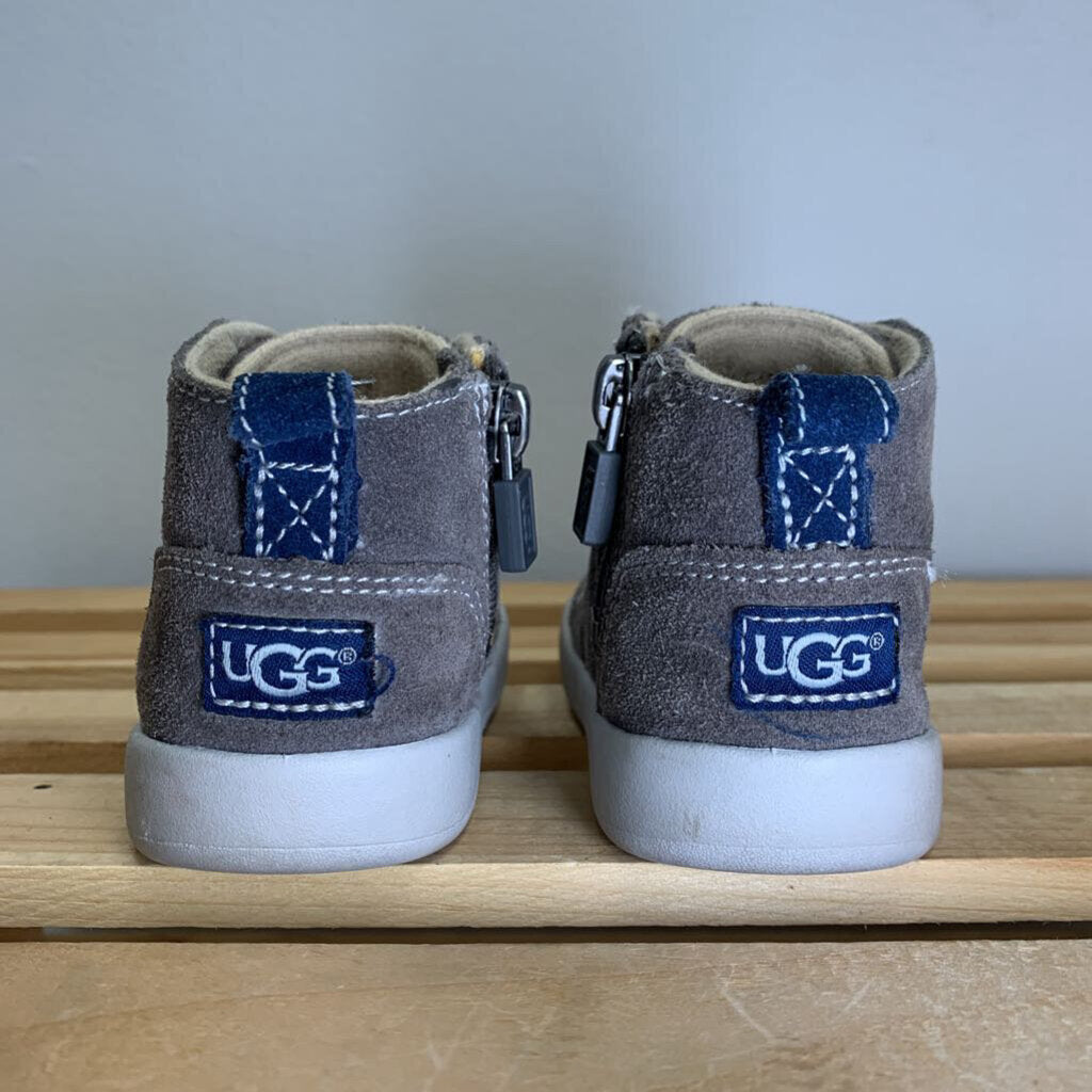 2: Kristjan Chukka Boots