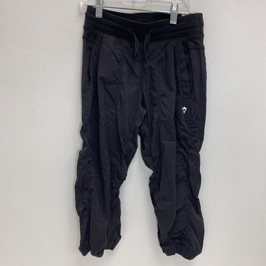 12: Ruched Cropped Studio Pants