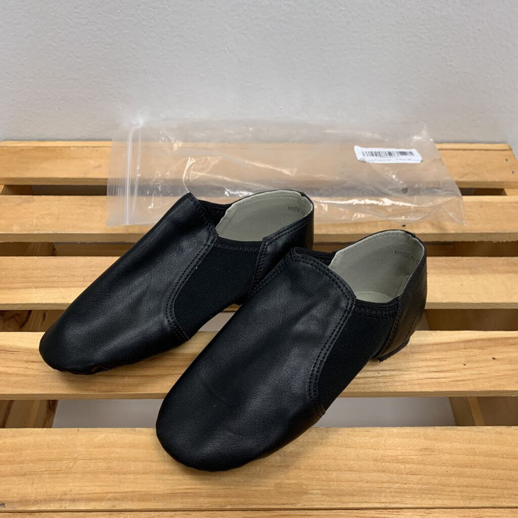 12: Slip-On Jazz Shoes NWT