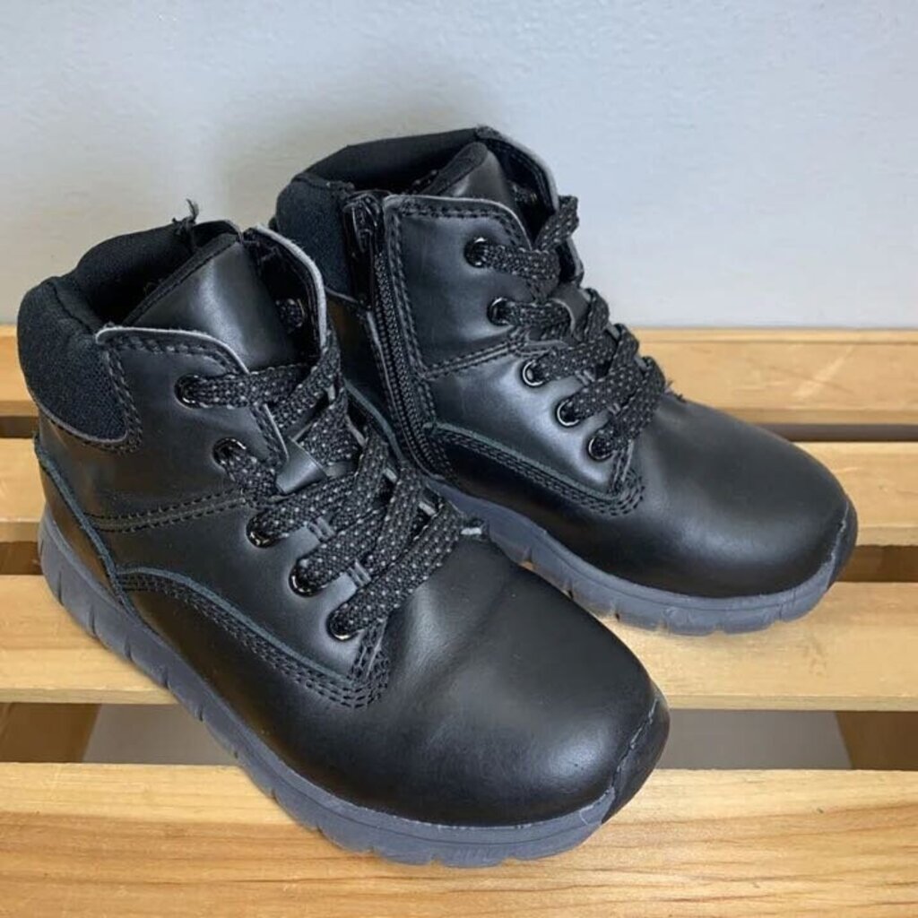 10: Rimrock Boots