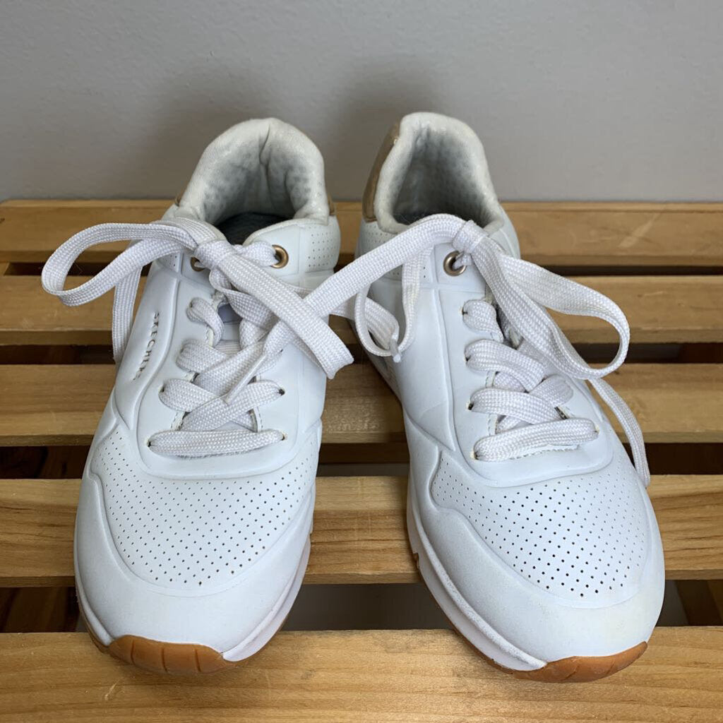 1: Uno Gen1 Butterfly Sneaker w/ Air Cooled Memory Foam