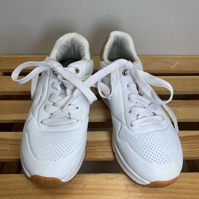 1: Uno Gen1 Butterfly Sneaker w/ Air Cooled Memory Foam