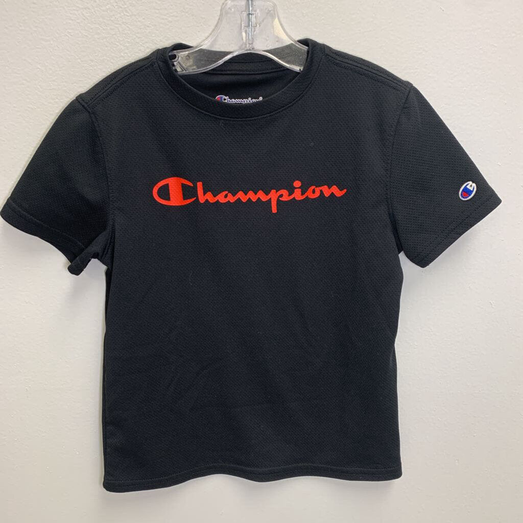5-6: Logo T-Shirt