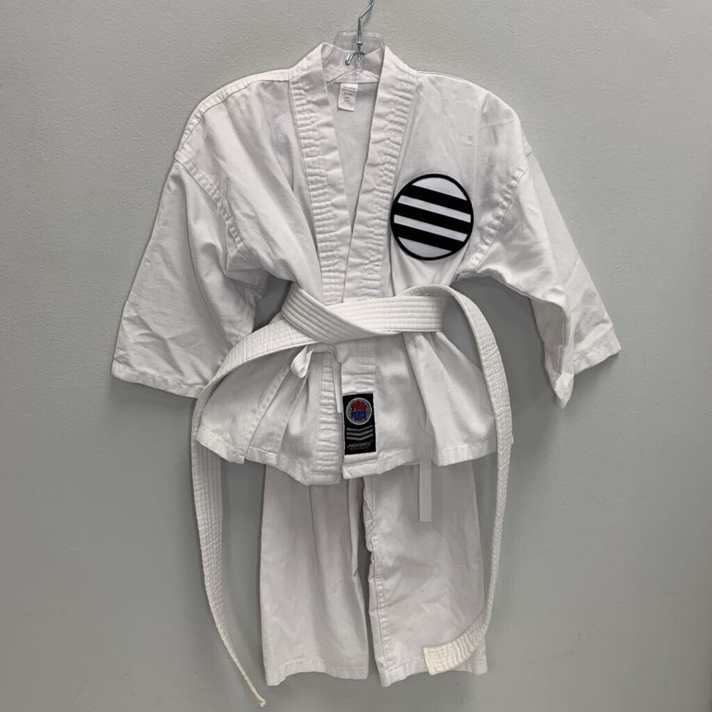 000: Beginner GI Uniform w/ Club Patch