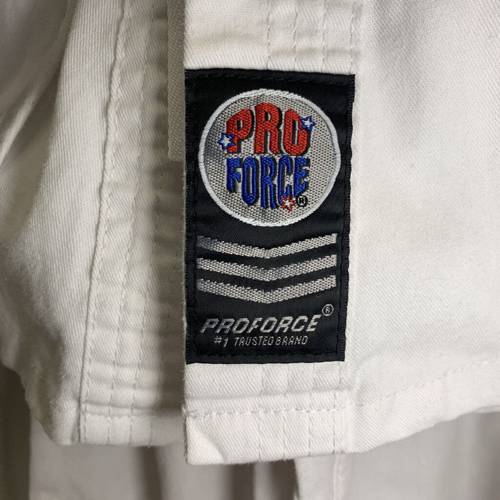 000: Beginner GI Uniform w/ Club Patch